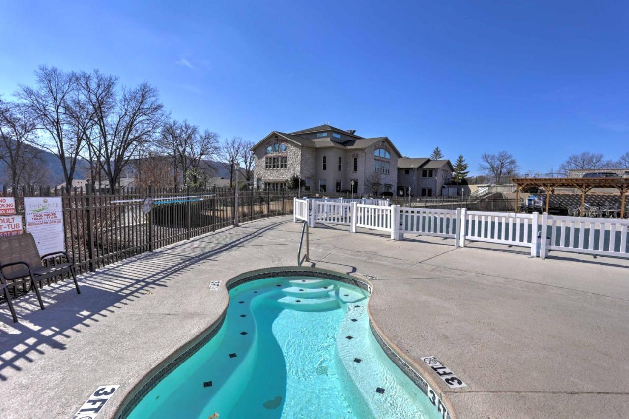 Lavish Branson Escape With Resort And Lake Access Exterior photo