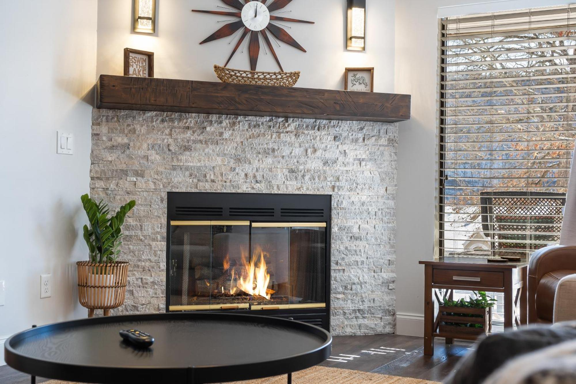 Lavish Branson Escape With Resort And Lake Access Exterior photo